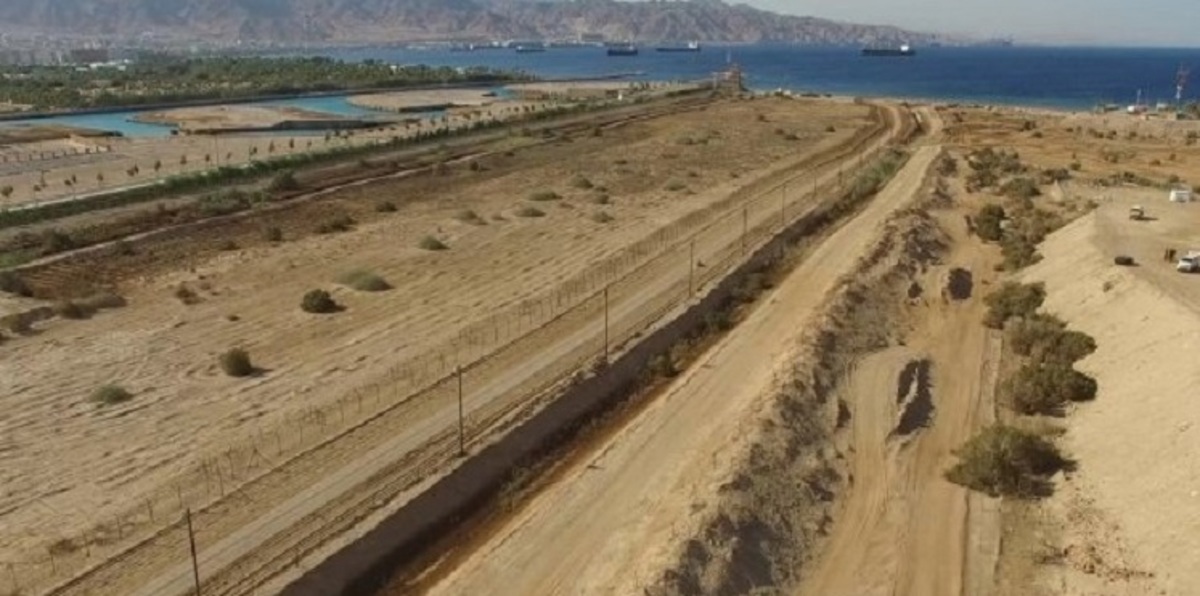 إسرائيل تبث مشاهد للسياج الأمني على الحدود الأردنية (فيديو)