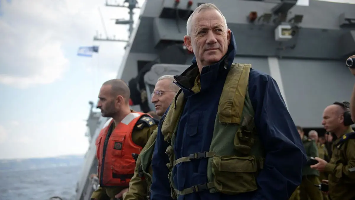 إسرائيل.. استطلاع رأي يظهر غانتس منافسًا قويًا لنتنياهو