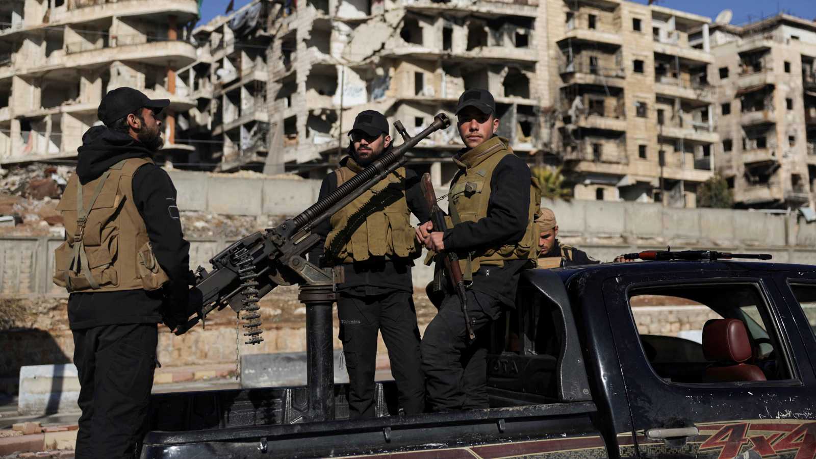 عمليات انتحارية تستهدف القوات السورية في "الشيخ مقصود" بحلب