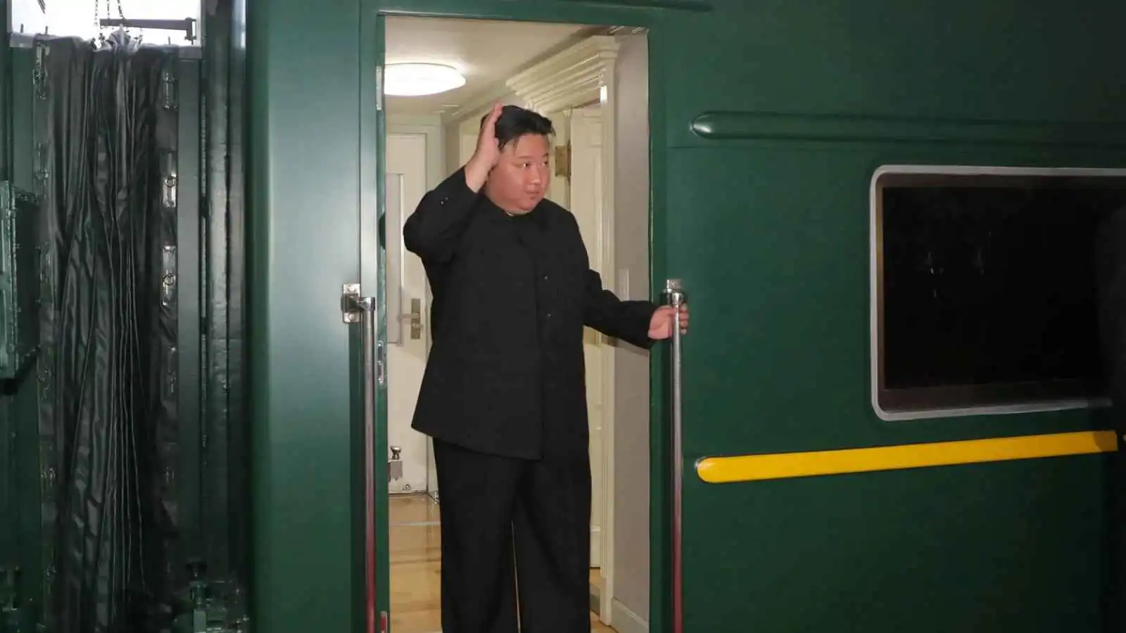 زعيم كوريا الشمالية يتوجه إلى بكين على متن قطار خاص