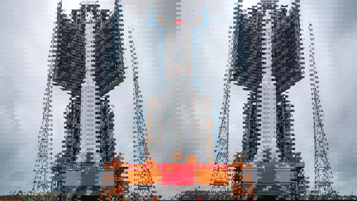 بينها السعودية.. دول عربية قد يسقط فوقها حطام الصاروخ الصيني التائه