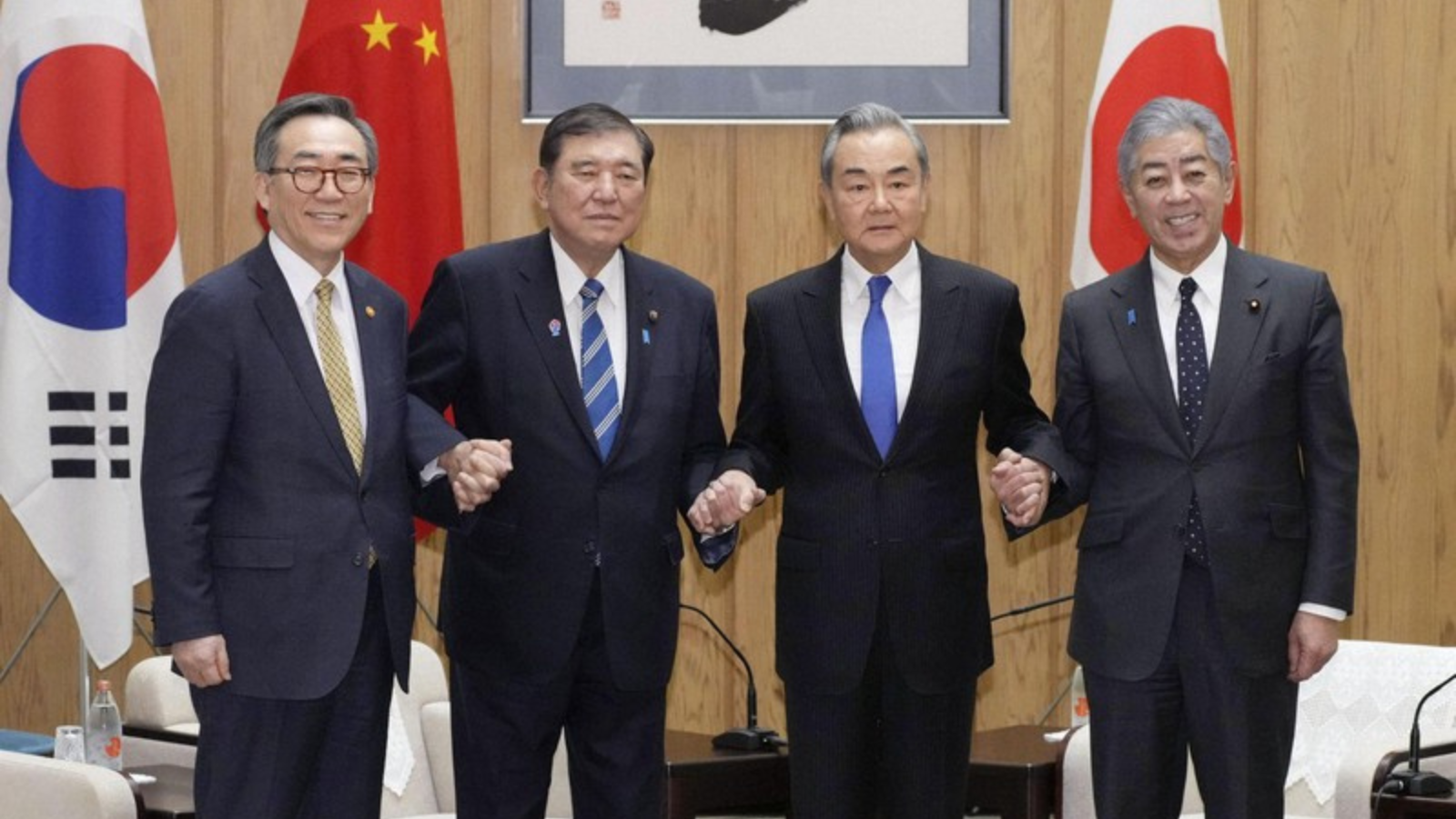 منعطف جيوسياسي "تاريخي".. قمة ثلاثية بين اليابان وكوريا والصين