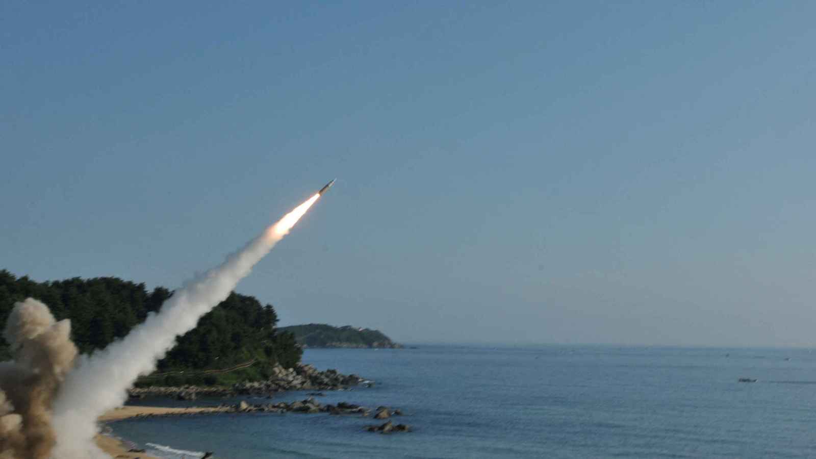 أتاكمز.. رسائل "صاروخية" من بايدن إلى بوتين وترامب