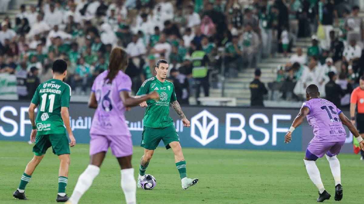 ترتيب الدوري السعودي بعد فوز الأهلي على الخلود (فيديو)