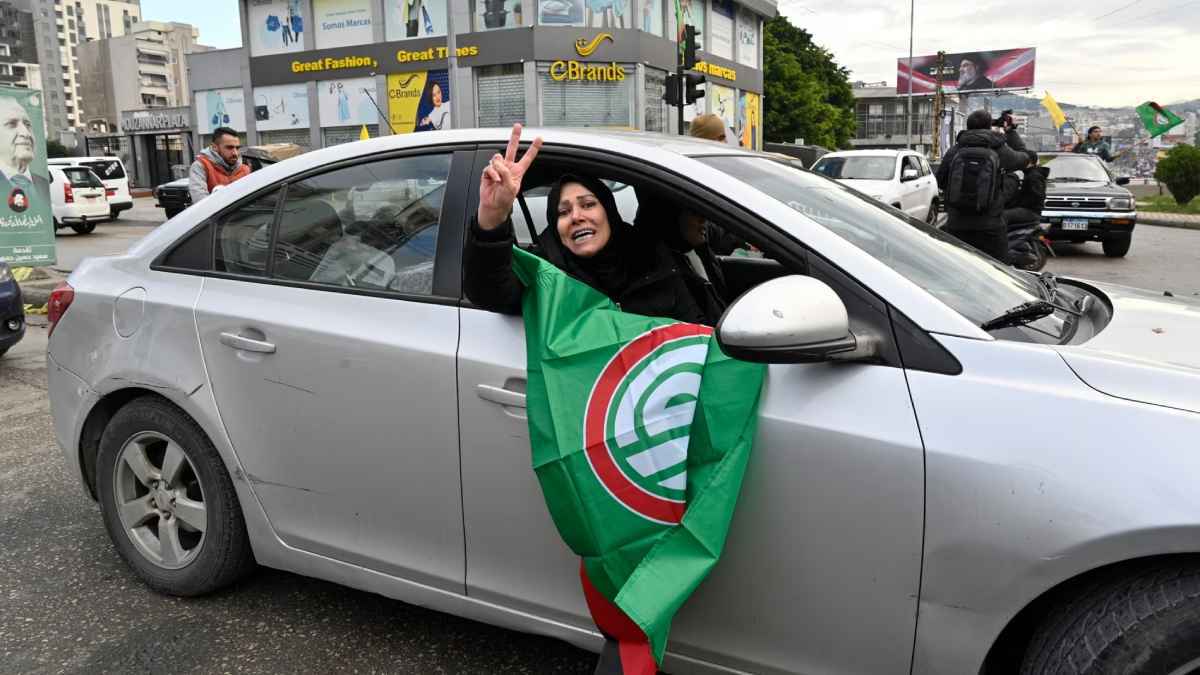 "الغارديان": وقف إطلاق النار في لبنان "نكسة استراتيجية" لإيران