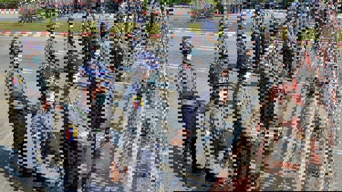 بايدن يعلن فرض عقوبات على القادة العسكريين في ميانمار