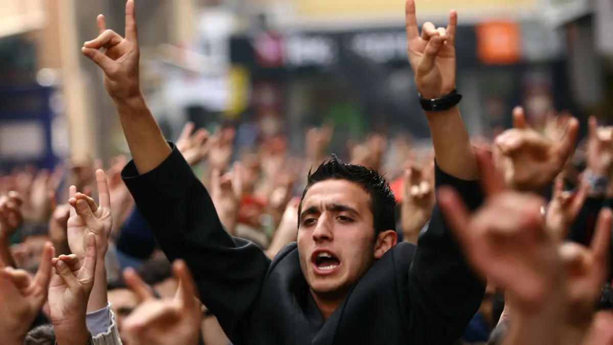 تقرير: حل "الذئاب الرمادية" رسالة فرنسية لتركيا.. وباريس أمام خطر الانتقام