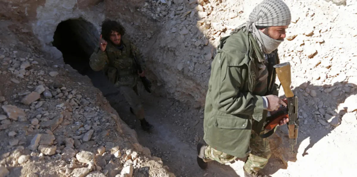 في صراع على السيطرة.. اشتباكات مسلحة بين فصائل إسلامية بسوريا