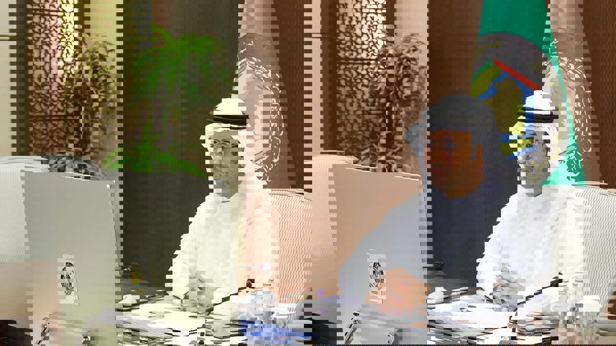 أمين عام مجلس التعاون يطالب محمود عباس بالاعتذار لدول الخليج