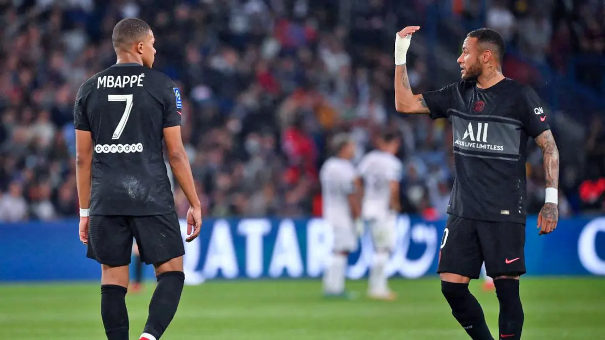 نيمار يهاجم مبابي قبل مباراة برشلونة وباريس سان جيرمان (صورة)