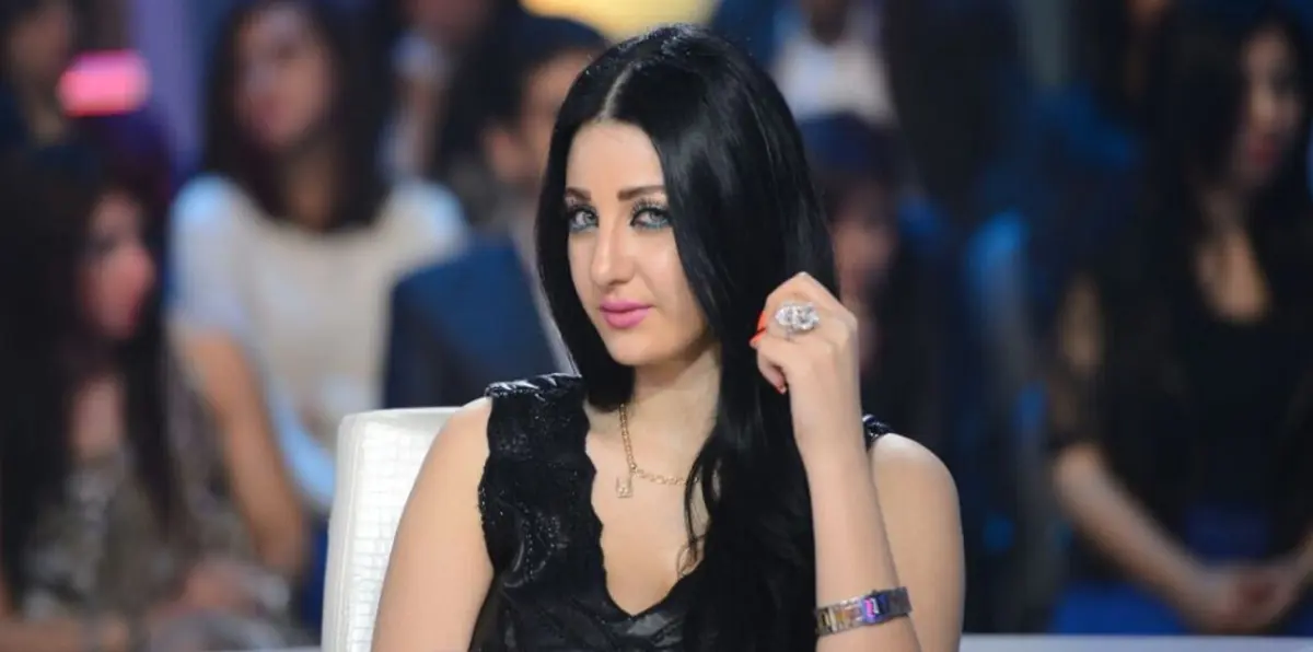 بسبب الراقصة صافيناز.. مصري يهدد بنسف كوبري أثري بالمتفجرات