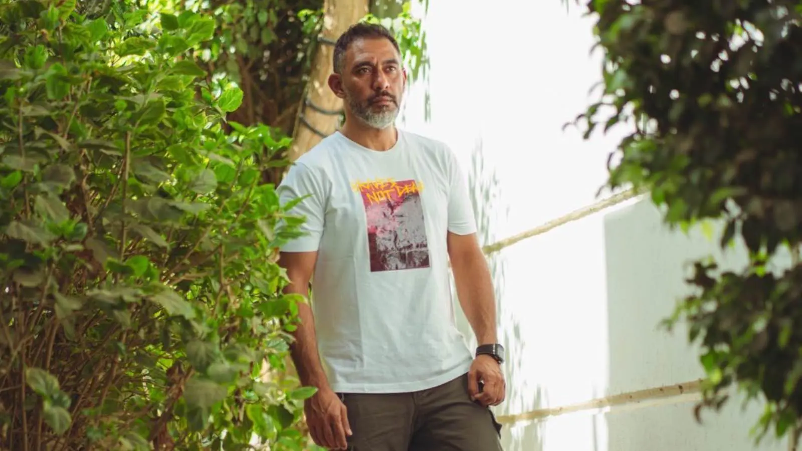 رغم "التصالح".. تجدد الخلاف بين عمرو مصطفى وعمرو دياب‎