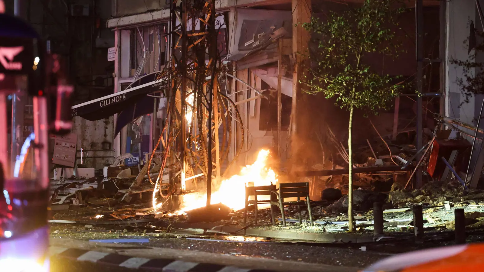 4 جرحى إثر هجوم صاروخي من اليمن على وسط إسرائيل