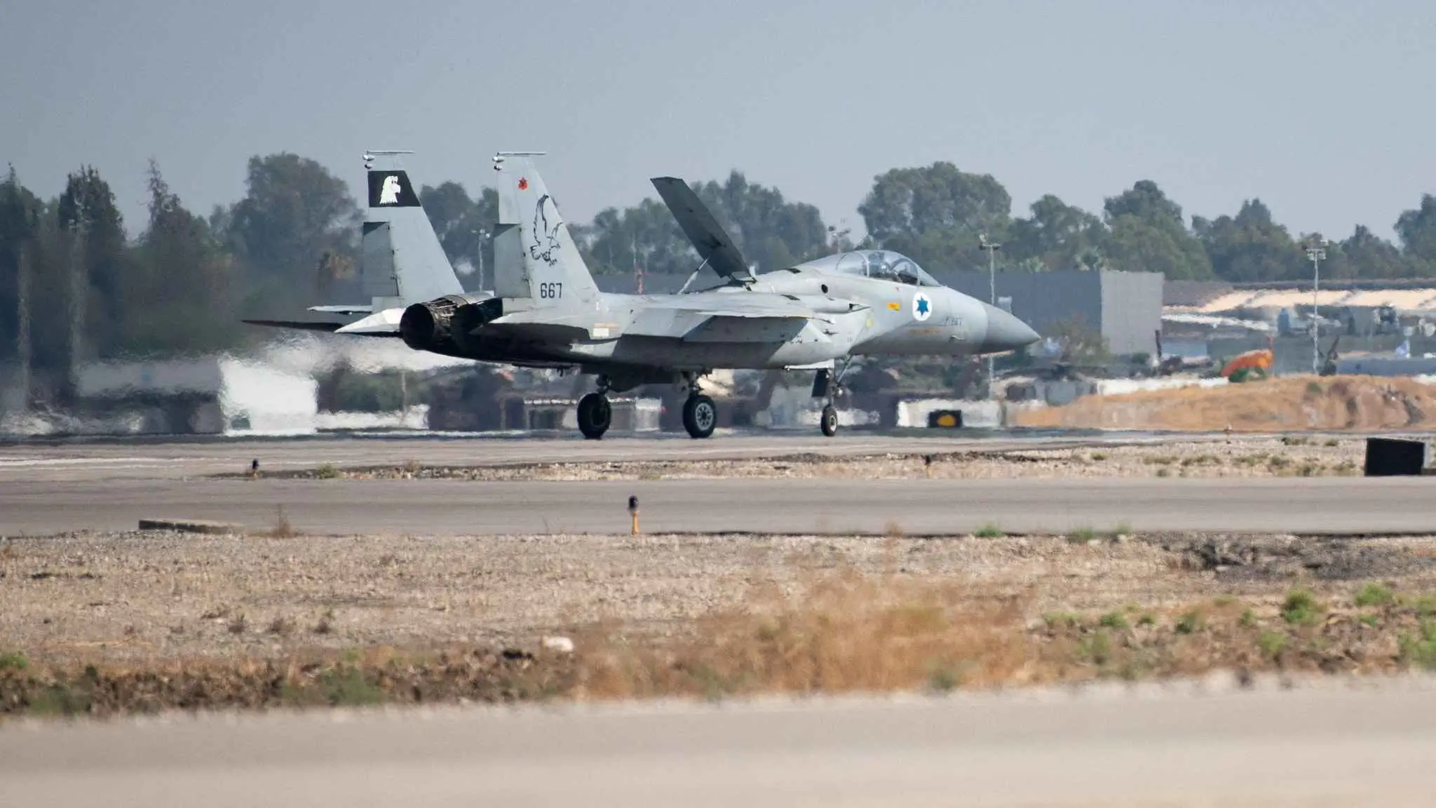 "بداية لعملية موسعة".. ما دلالات الهجوم الإسرائيلي على اليمن؟