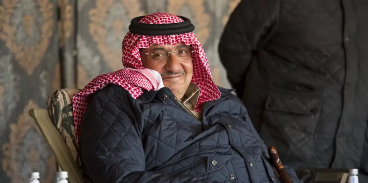بصحبة طفلين.. الأمير محمد بن نايف يجذب الأنظار بهذه الصورة