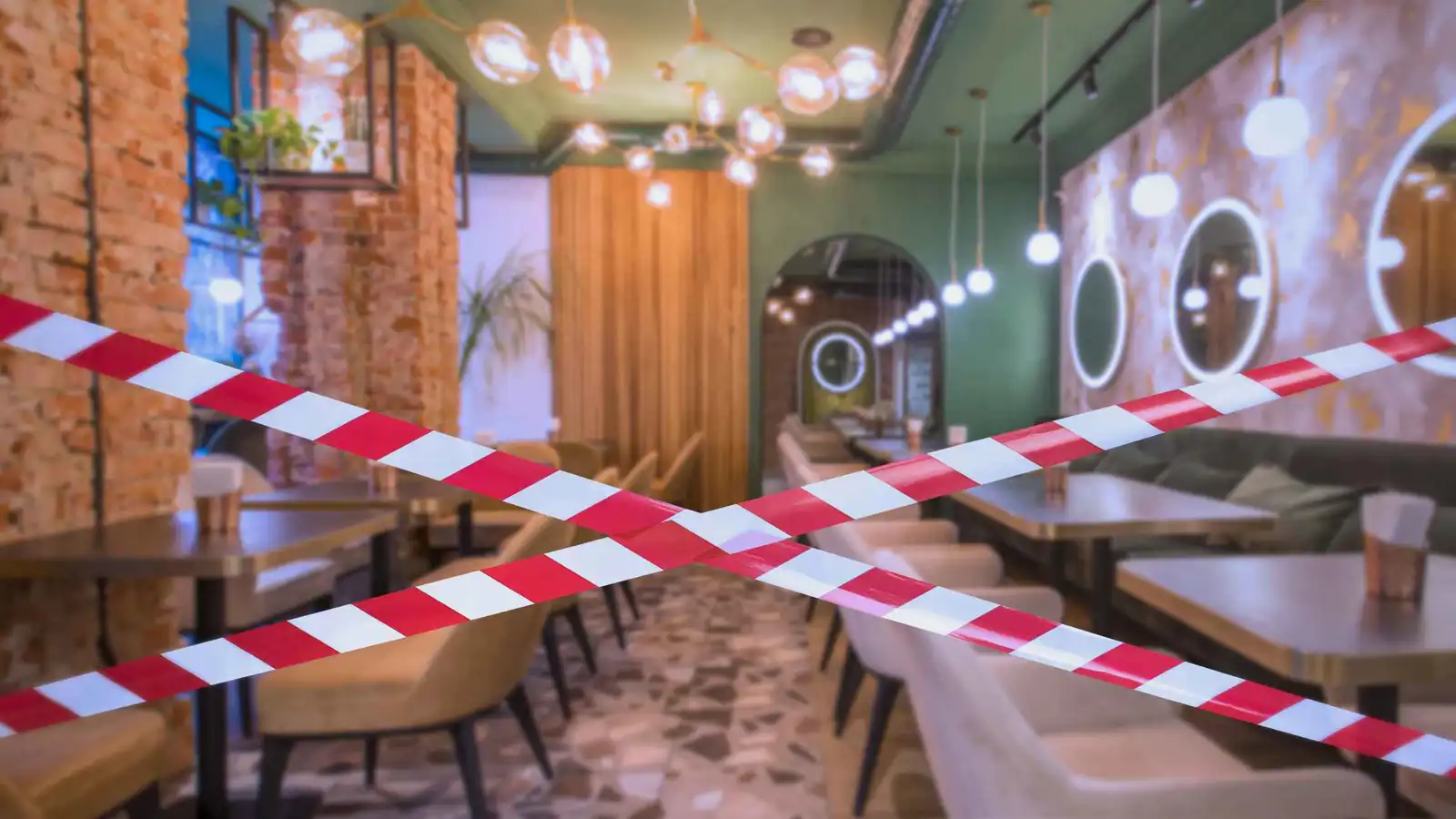 تركيا تزيل مطعماً شعبياً بعد مخالفة صادمة (فيديو)