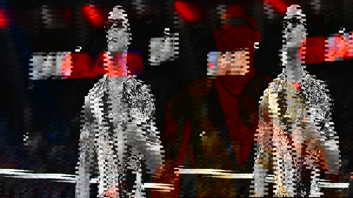 سر تدرب "ذا روك" على مهارات الفنون القتالية المختلطة "MMA"