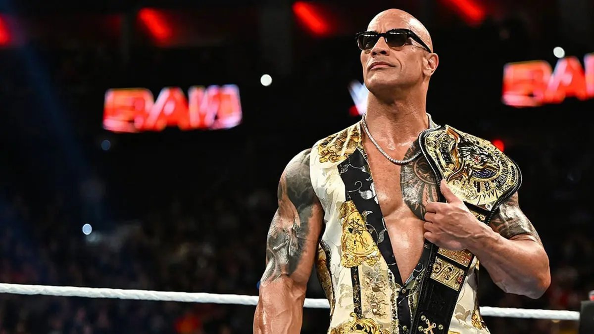 سر تدرب "ذا روك" على مهارات الفنون القتالية المختلطة "MMA"