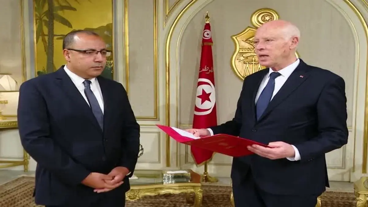 بعد إعلان تشكيل حكومة كفاءات مستقلة.. هل بدأ الرئيس قيس سعيد "المواجهة" مع الأحزاب؟