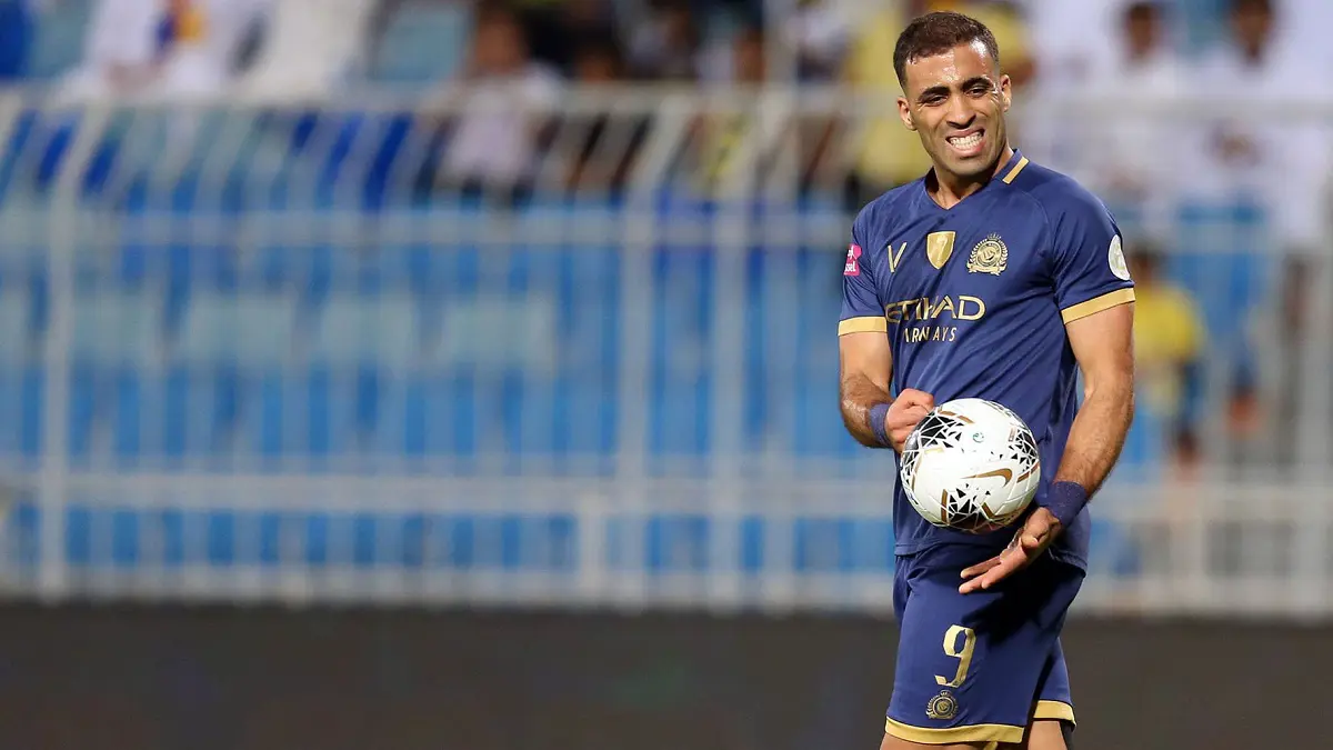 عبدالرزاق حمدالله يكذب نادي النصر بشأن سبب غيابه عن التدريبات