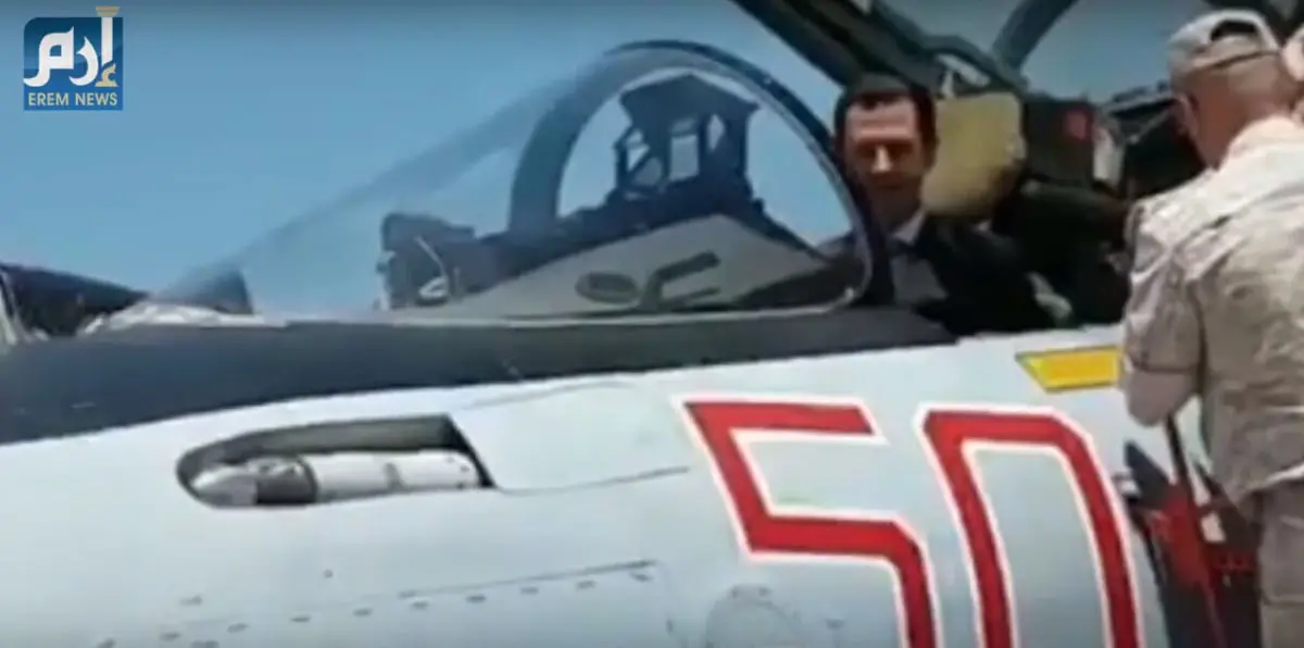 بالفيديو.. بشار الأسد يزور قاعدة حميميم العسكرية ويعتلي أحدث مقاتلة روسية‎‎