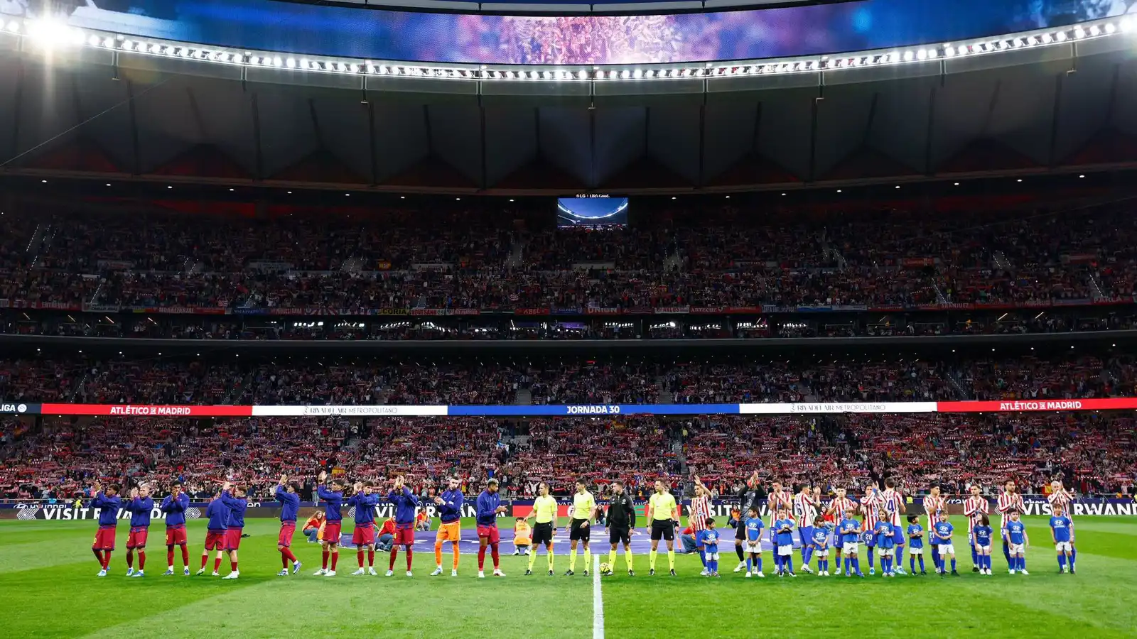 مباراة أتلتيكو مدريد وبرشلونة في الدوري الإسباني 