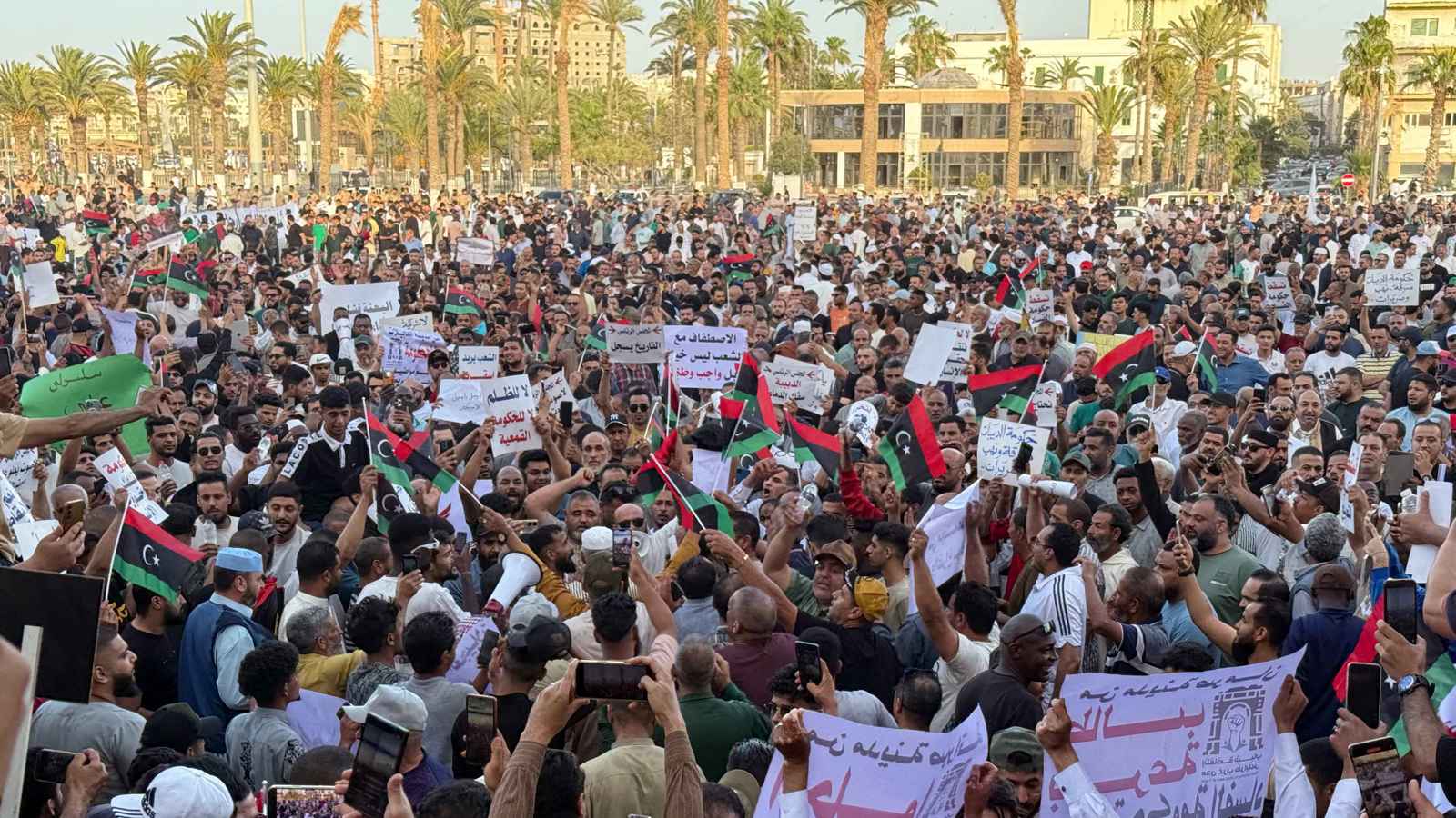 "ثلاثي الجوار" يتحرك.. مساع عربية لاختراق الانسداد السياسي في ليبيا