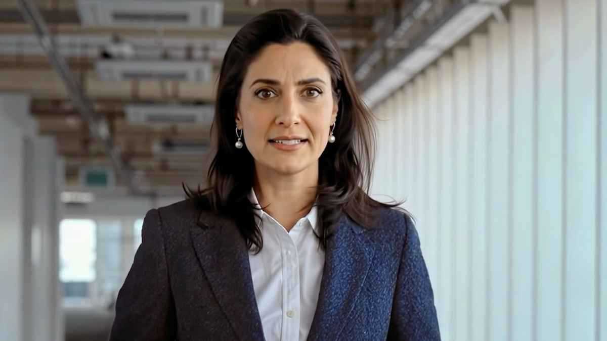 مذيعة افتراضية تقدم فيلماً وثائقياً للمرة الأولى في بريطانيا (فيديو)