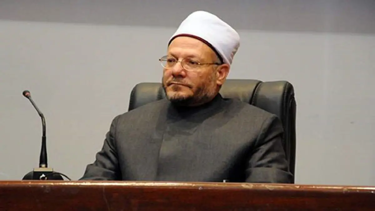 السيسي يمدد خدمة مفتي مصر لمدة عام بعد بلوغه سن المعاش