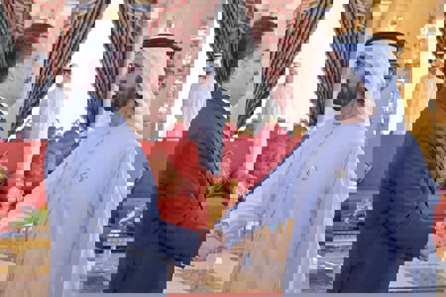 محمد بن راشد يجري مباحثات مع رئيس وزراء العراق