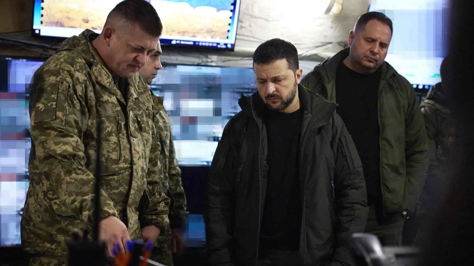 زيلينسكي يطالب حلفاءه الغربيين بأنظمة دفاع "حديثة"