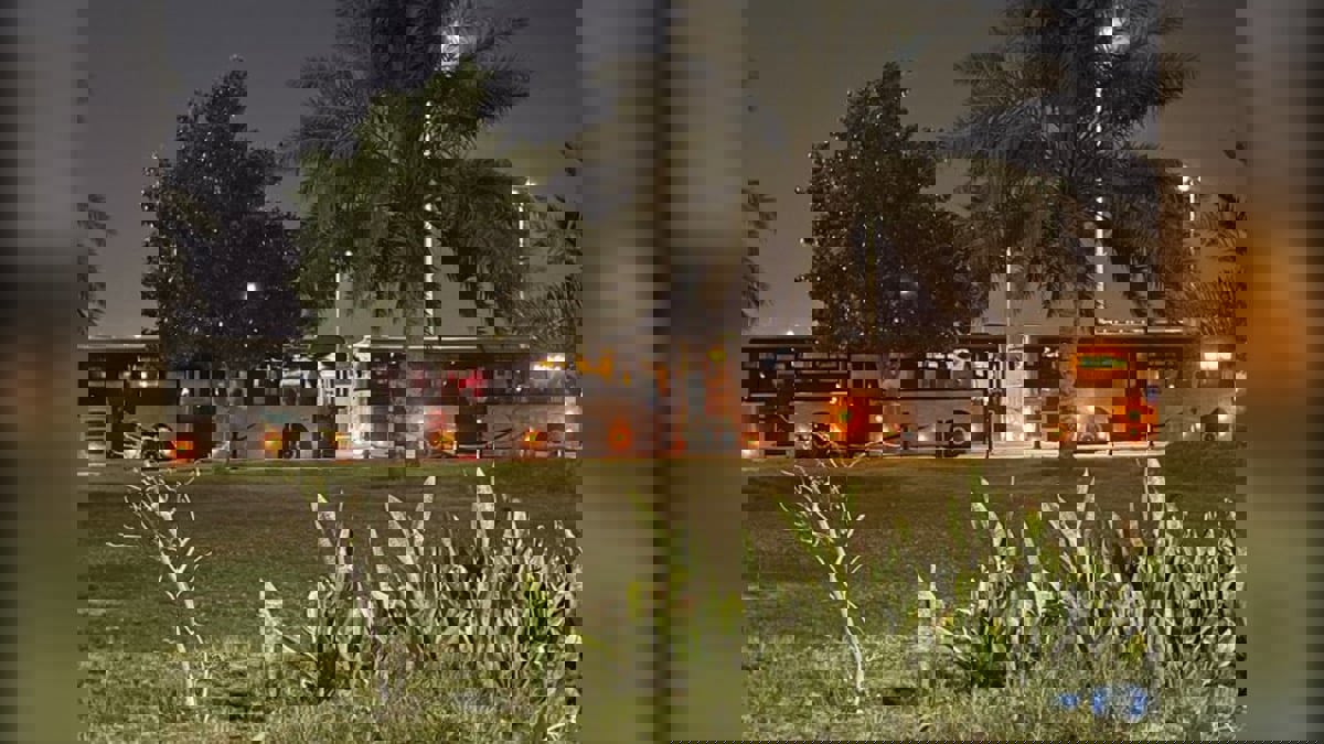 حافلات نقل عام عصرية تجوب مدنا سعودية لأول مرة 