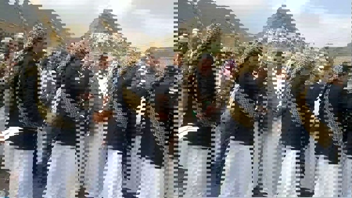 اليمنيون يفرون إلى الأعراس الجماعية هربًا من التكاليف المرتفعة