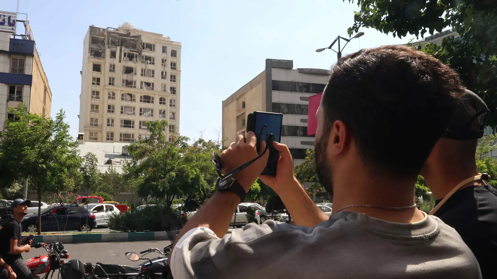 إيران تعتقل 14 شخصاً على صلة بإسرائيل