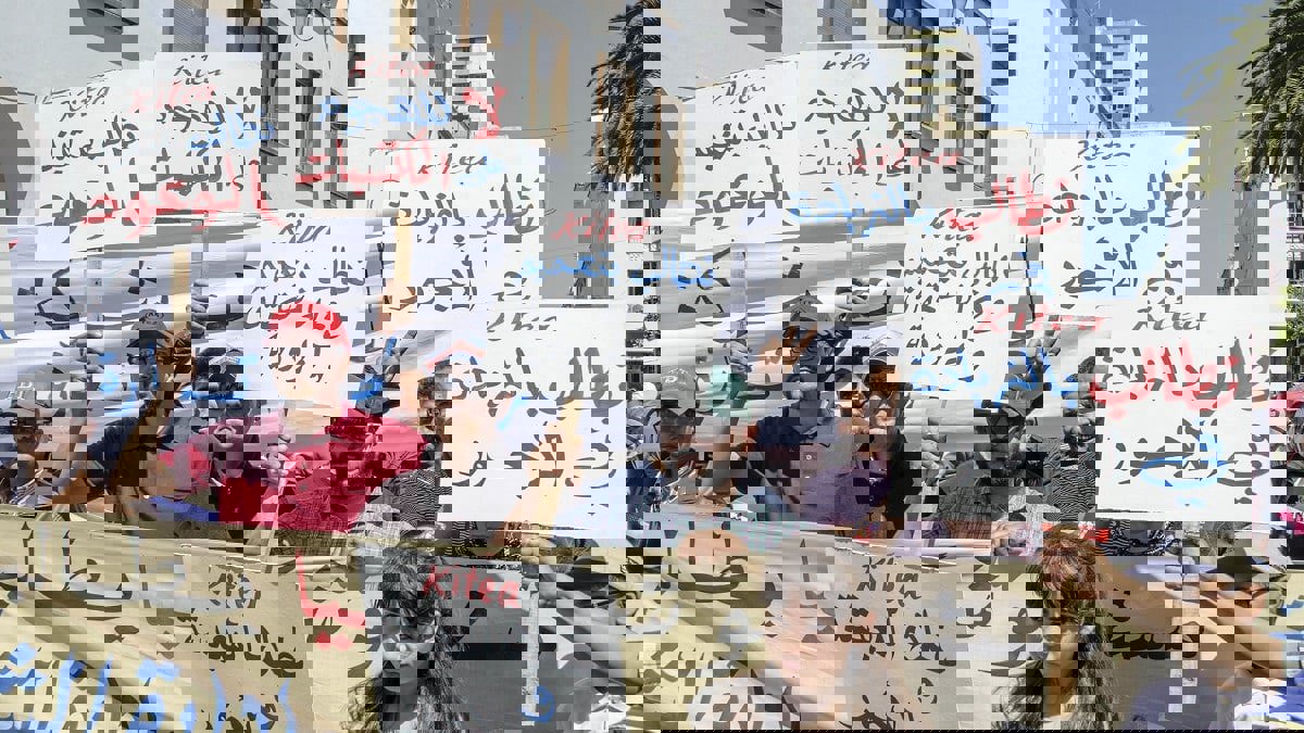 المغرب.. "قانون الإضراب" يوسع هوة الخلاف بين النقابات وحكومة العثماني