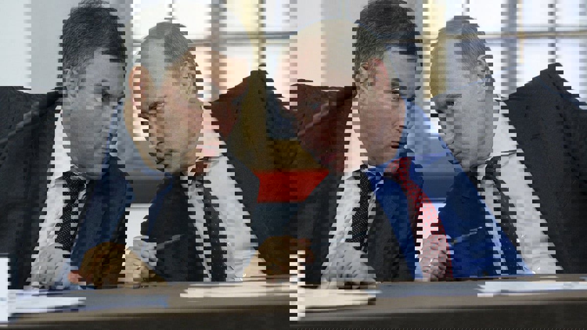 رئيس "الدوما" يقترح بيع النفط والحبوب والأسمدة والمعادن بـ"الروبل"