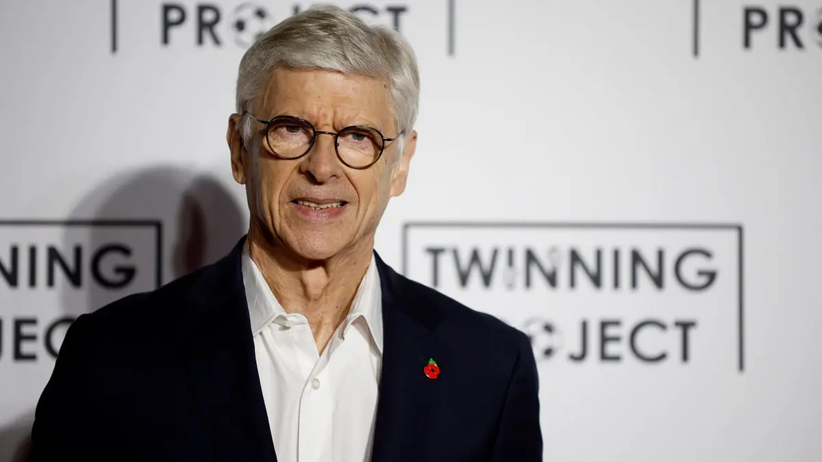 أرتيتا يلمح لإمكانية عودة آرسين فينغر إلى آرسنال