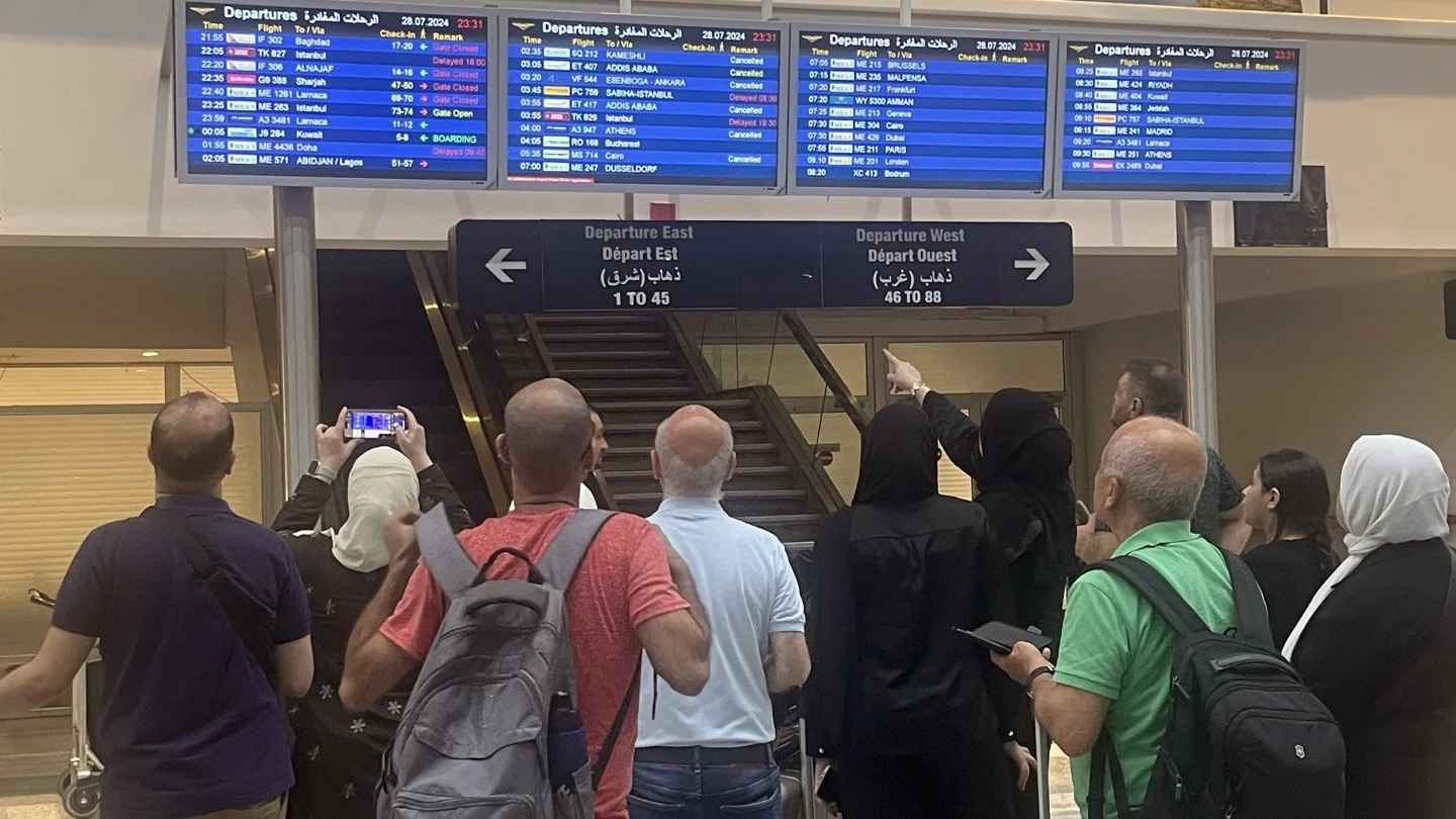 إعلام إسرائيلي: فرار 400 قيادي في "حزب الله" وعائلاتهم من لبنان‎