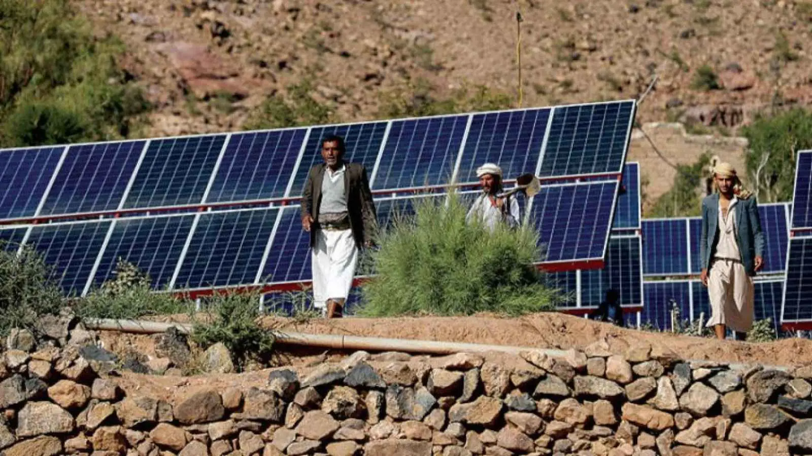 لمواجهة أزمة النفط.. الحوثيون يتجهون للاعتماد على الطاقة الشمسية