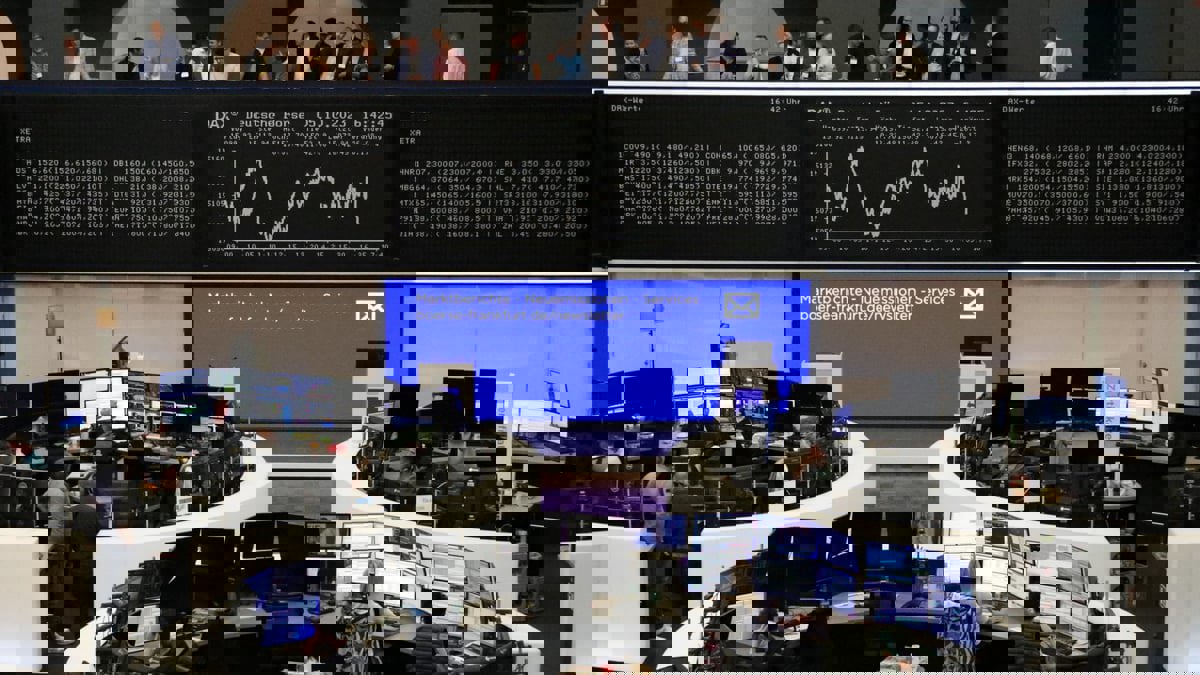 الأسهم الأوروبية تتراجع مع تجدد المخاوف إزاء أسعار الفائدة الأمريكية