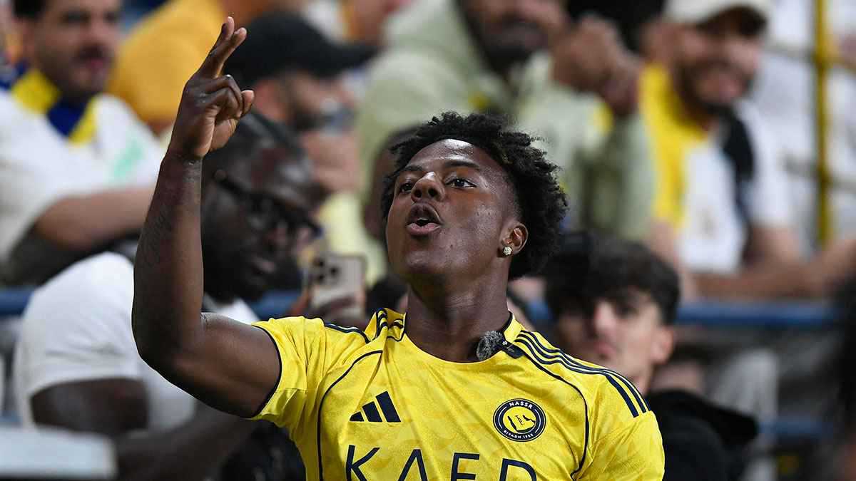 بينهم أسطورة متوفى.. 3 نجوم تابعوا سبيد قبل كريستيانو رونالدو