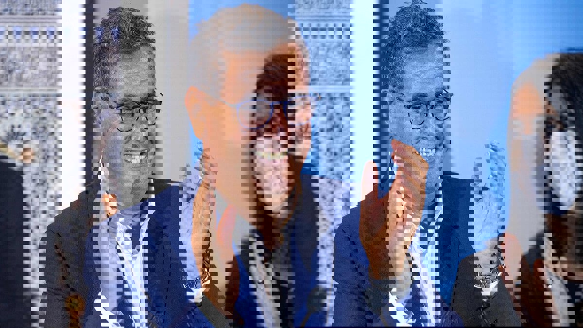 الملك محمد السادس يعين حكومة جديدة في المغرب برئاسة عزيز أخنوش