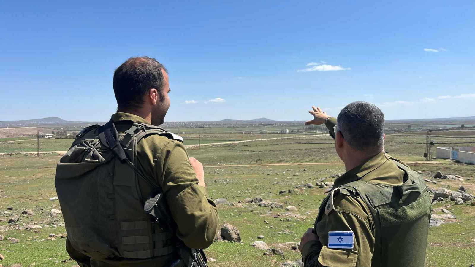 "لن نتسامح مع أي تهديد".. أدرعي يزور الجنوب السوري (صور)