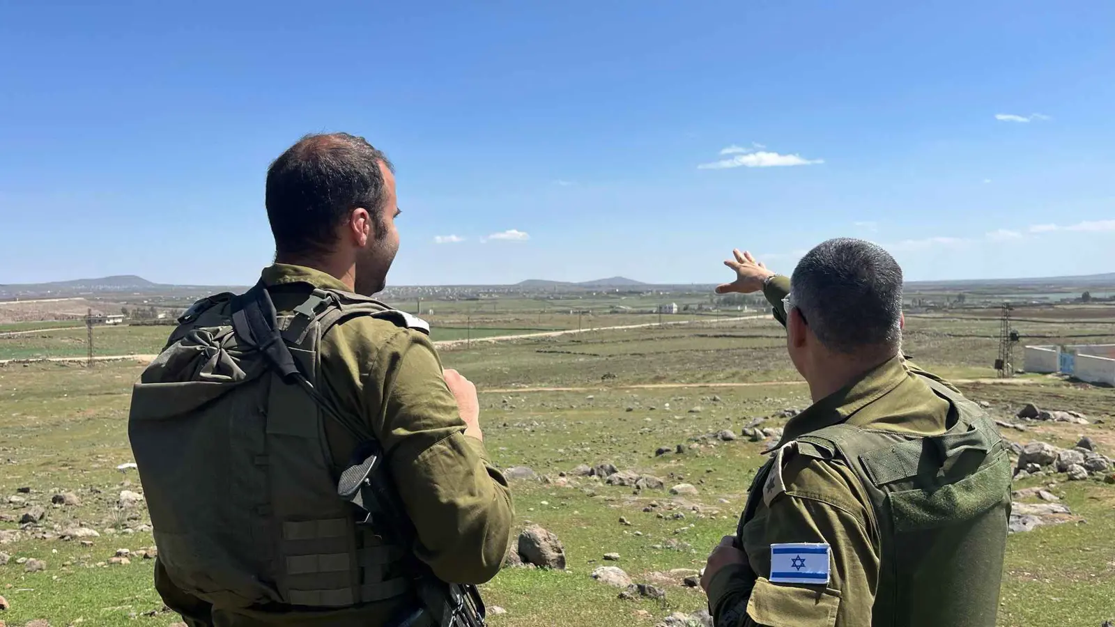 "لن نتسامح مع أي تهديد".. أدرعي يزور الجنوب السوري (صور)