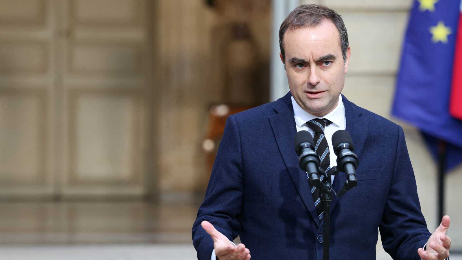 ليكورنو يعرب عن تفاؤله في حل أزمة الحكومة الفرنسية