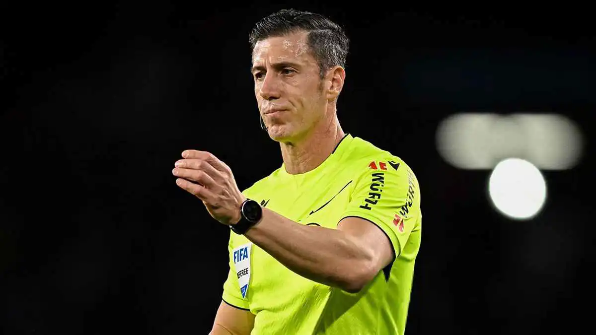 رسميا.. الكشف عن حكم مباراة ريال مدريد وبرشلونة في الكلاسيكو