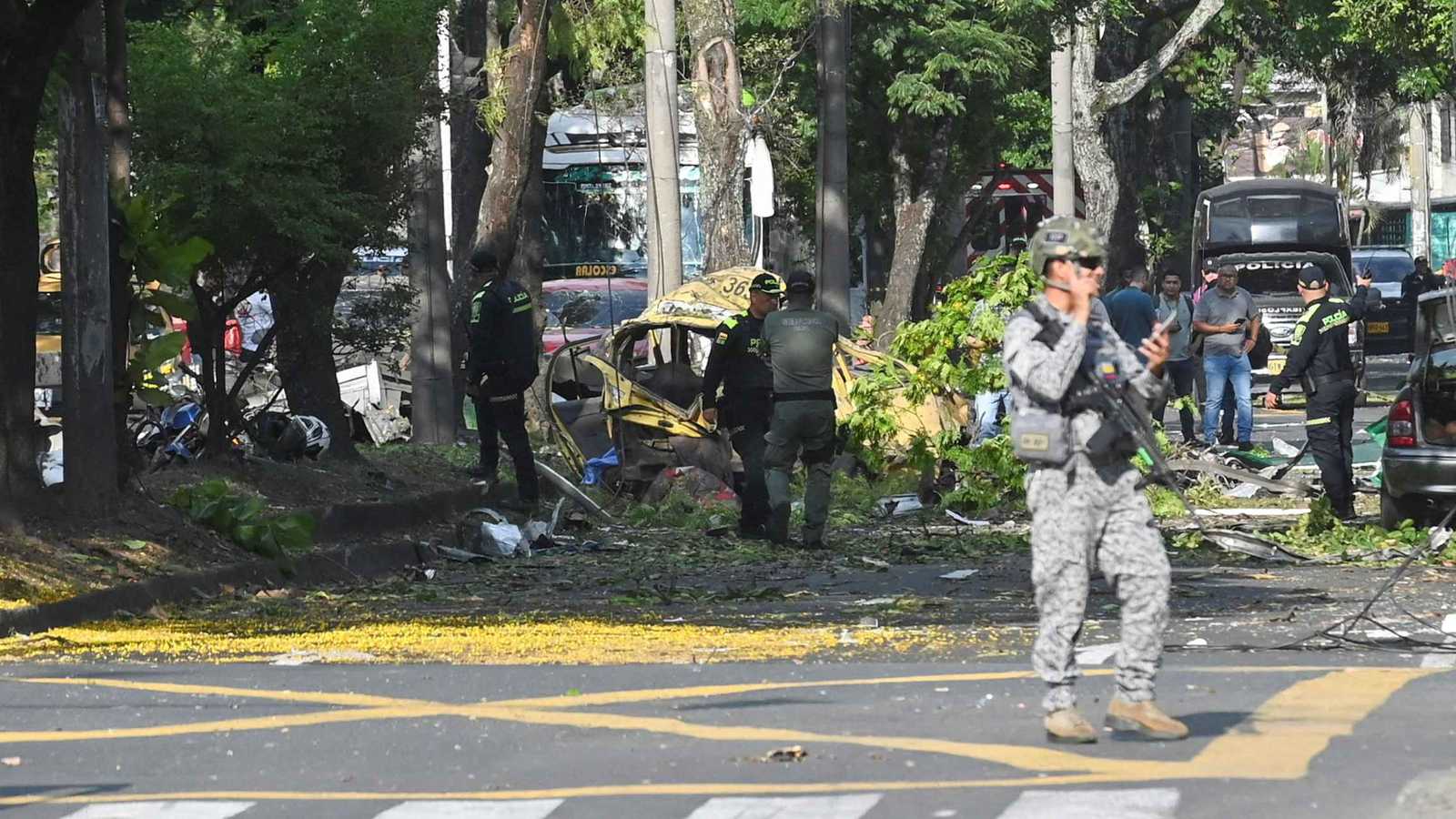 أسقطوا مروحية.. مواجهات دامية بين العصابات والشرطة الكولومبية (فيديو)