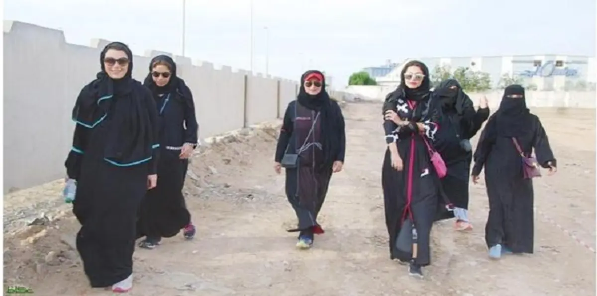 سعوديات يطلقن حملة انتخابية برياضة المشي