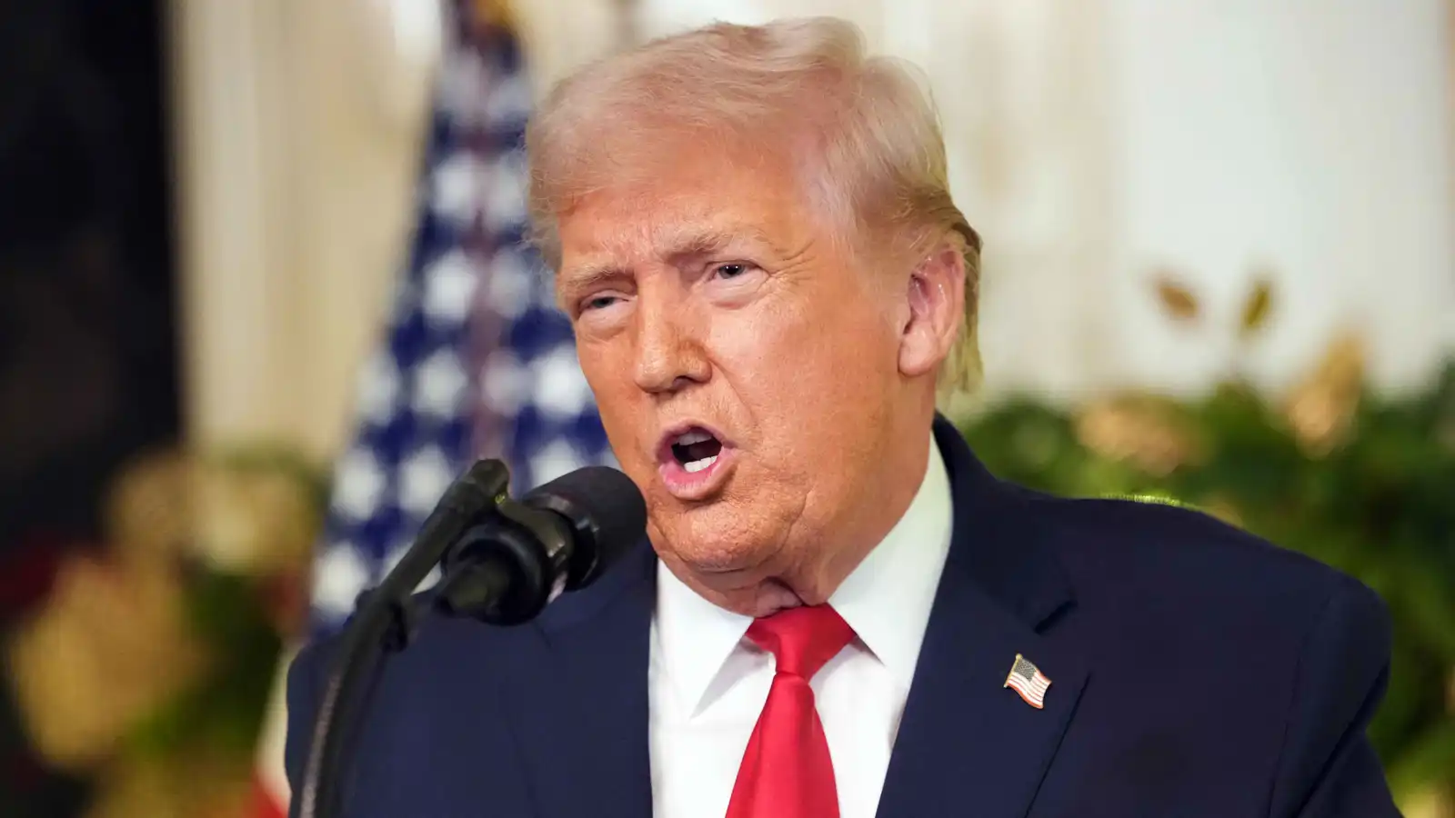 ترامب يقلب المعادلة.. دعوات رسمية للرجال البيض في أمريكا لتقديم شكاوى تمييز