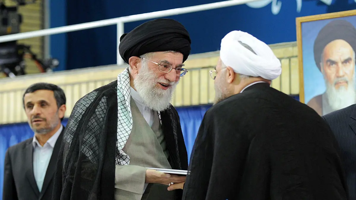 بعد الفوز.. هل يتجرع المحافظون في إيران "كأس السم" من جديد بالتفاوض مع أمريكا؟